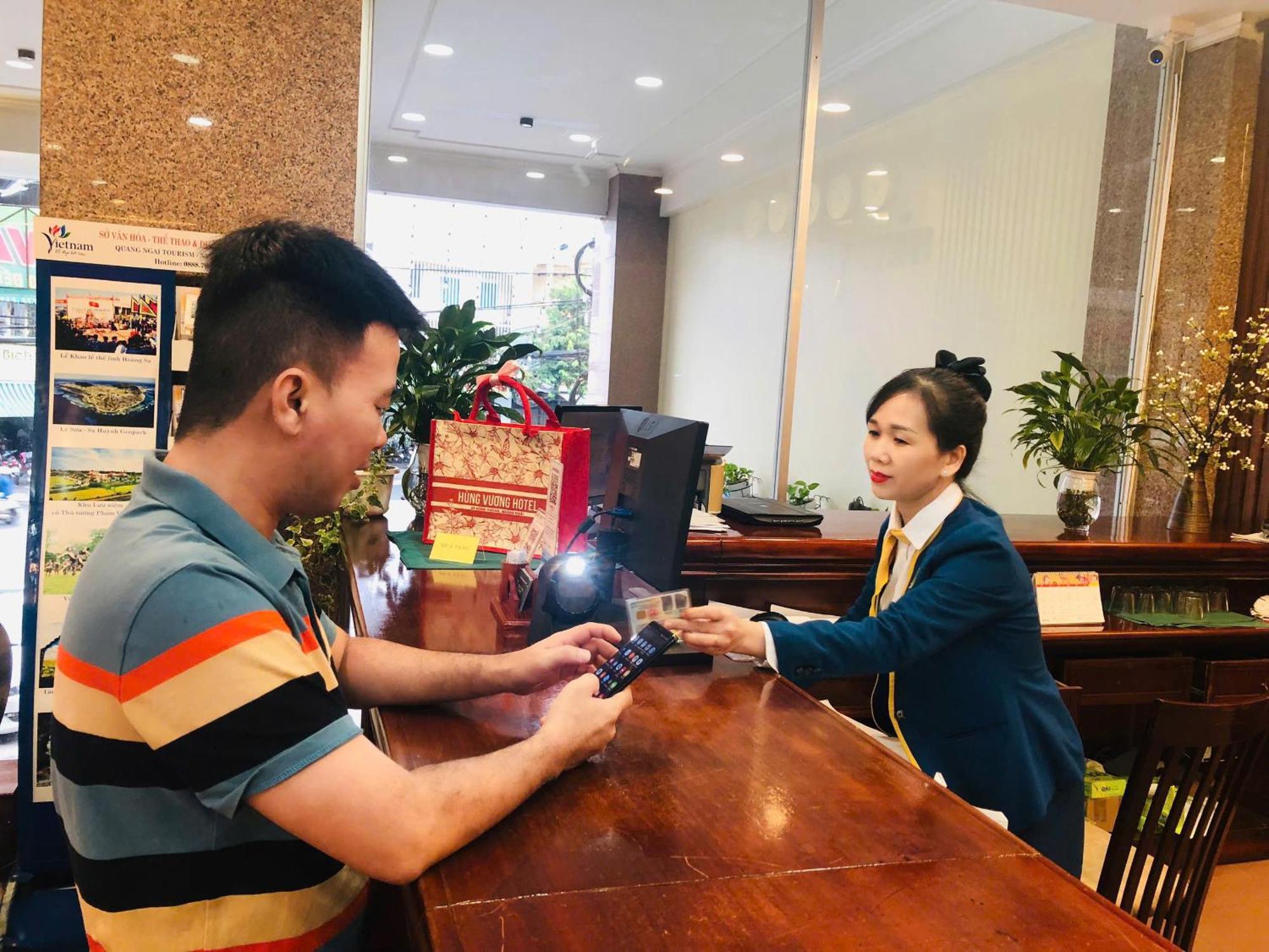 Khach San Hung Vuong Quang Ngai Hotel Exterior foto